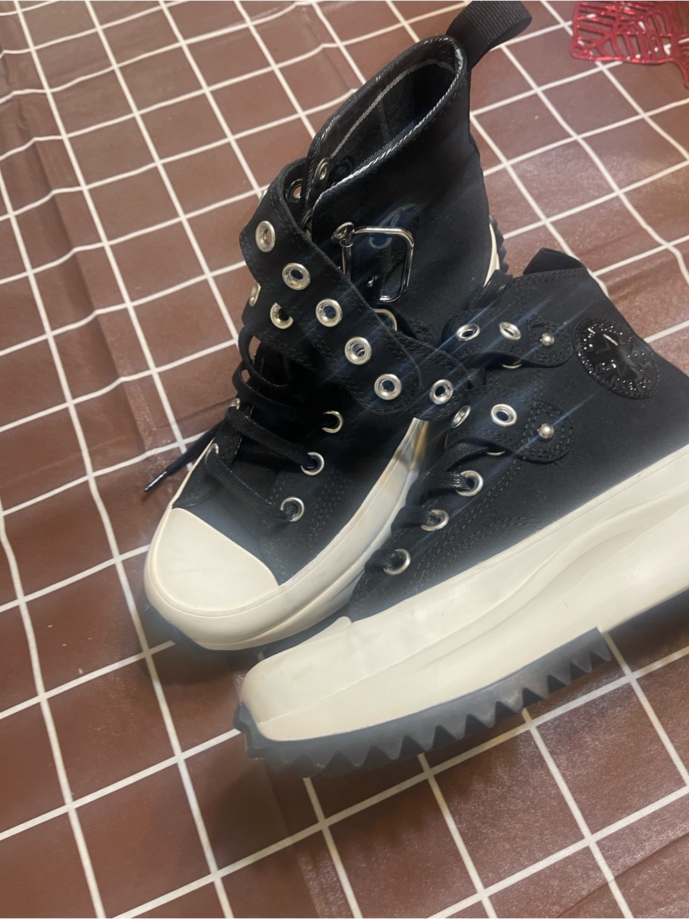 Converse  mens womens Black and White High-Top Star Sneakers